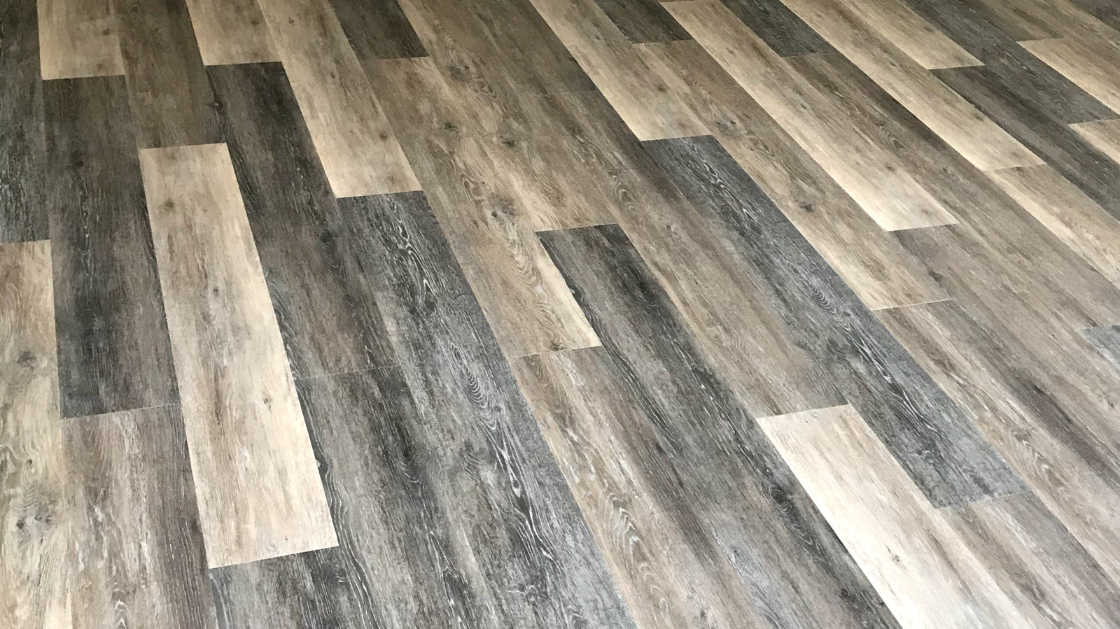 Magna Hardwood - Luxury Vinyl Planks